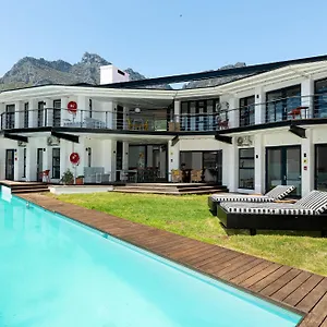 Neighbourgood 1st Crescent Gasthof